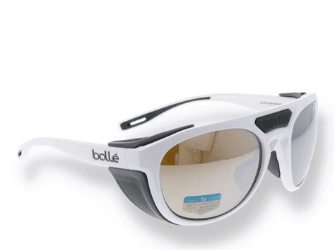 bollé Adventurer Oval Sunglasses .